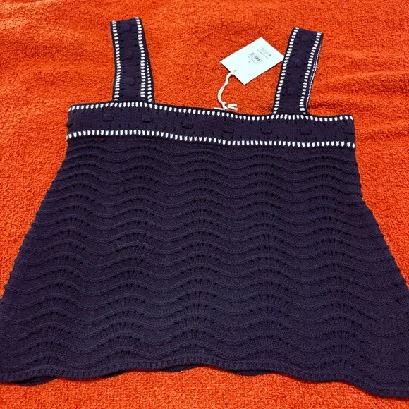 Chic Black Crochet Camisole - Picture 1 of 5